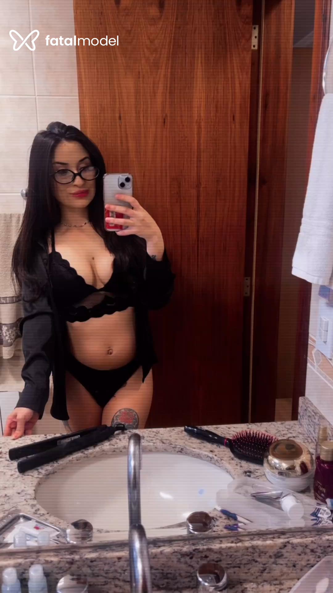 Acompanhante mulher morena (o) de olhos castanhos - Ayla Acompanhante mulher morena (o) de olhos castanhos - Ayla
