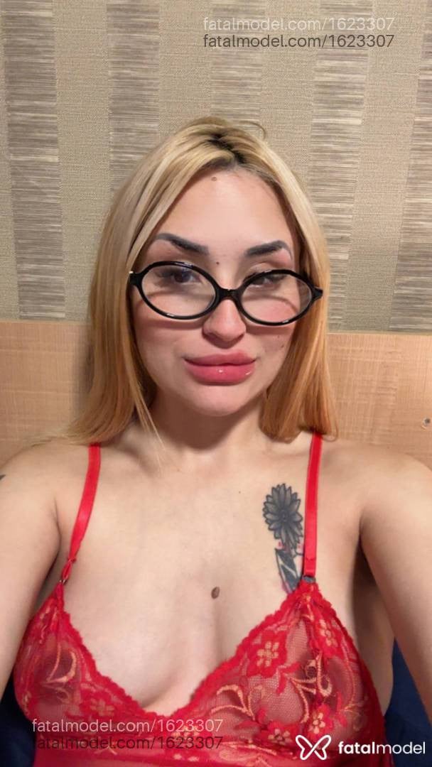 Acompanhante mulher morena (o) de olhos castanhos - Ayla Acompanhante mulher morena (o) de olhos castanhos - Ayla