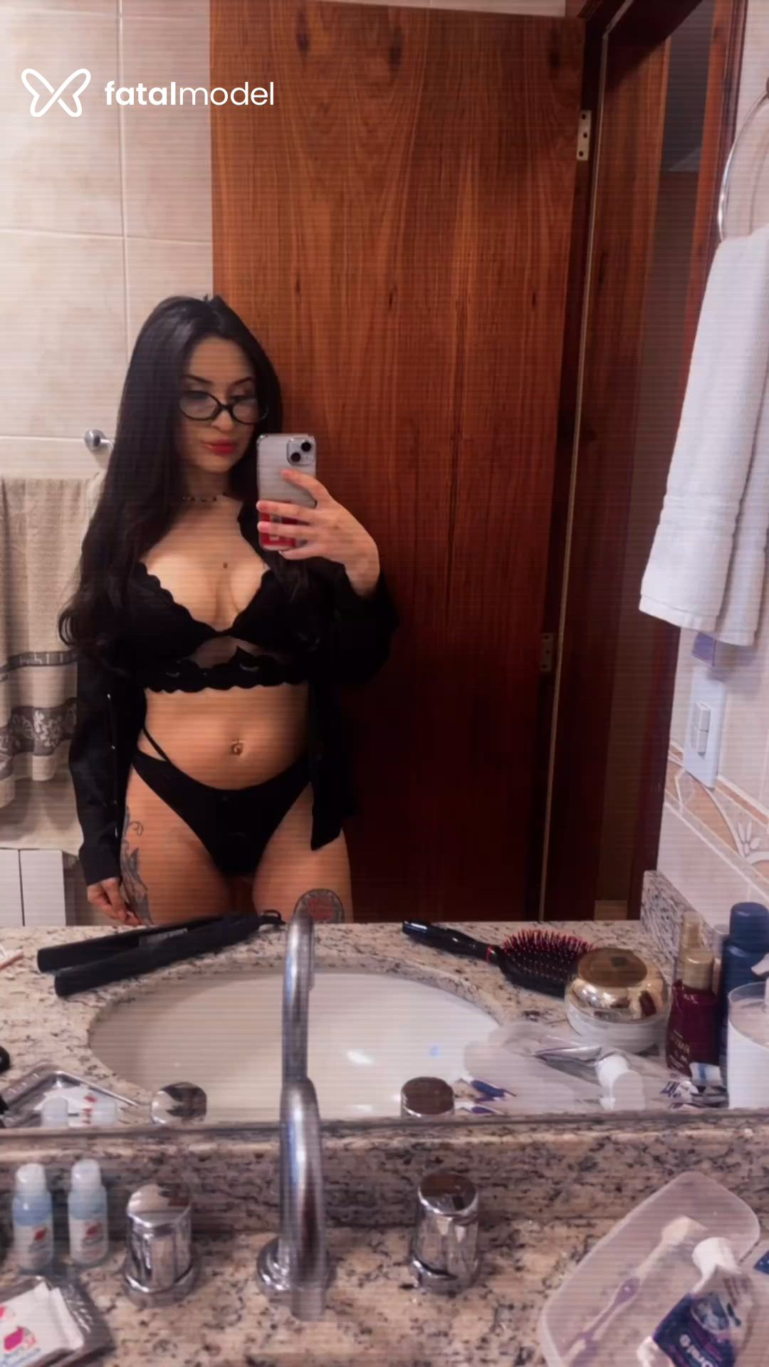 Acompanhante mulher morena (o) de olhos castanhos - Ayla Acompanhante mulher morena (o) de olhos castanhos - Ayla