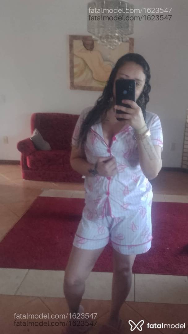 Acompanhante mulher loira (o) de olhos mel - Lavínia machado