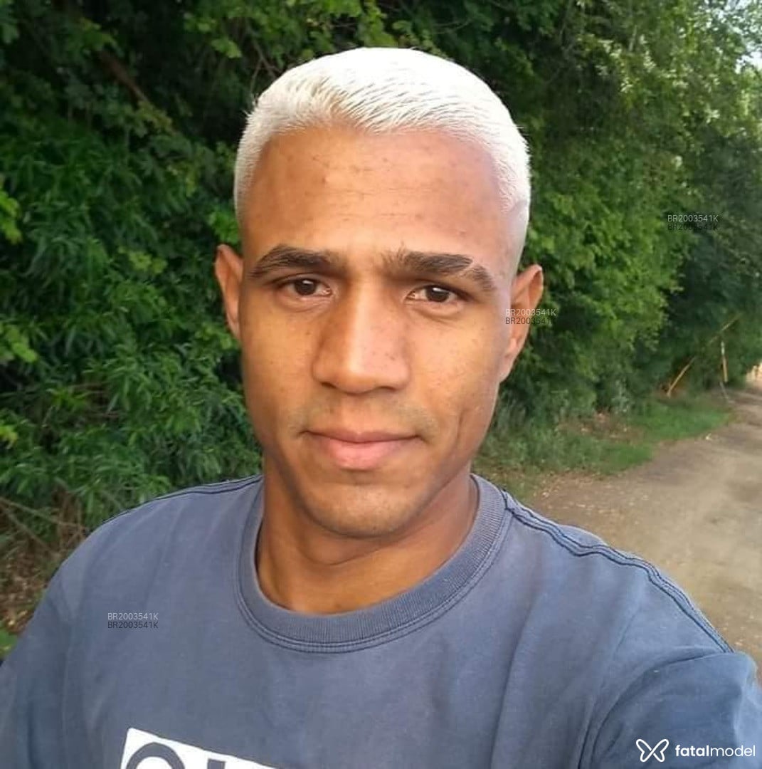 Acompanhante homem morena (o) de olhos pretos em Ribeirão Preto - Erick