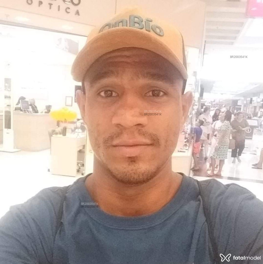 Acompanhante homem morena (o) de olhos pretos em Ribeirão Preto - Erick