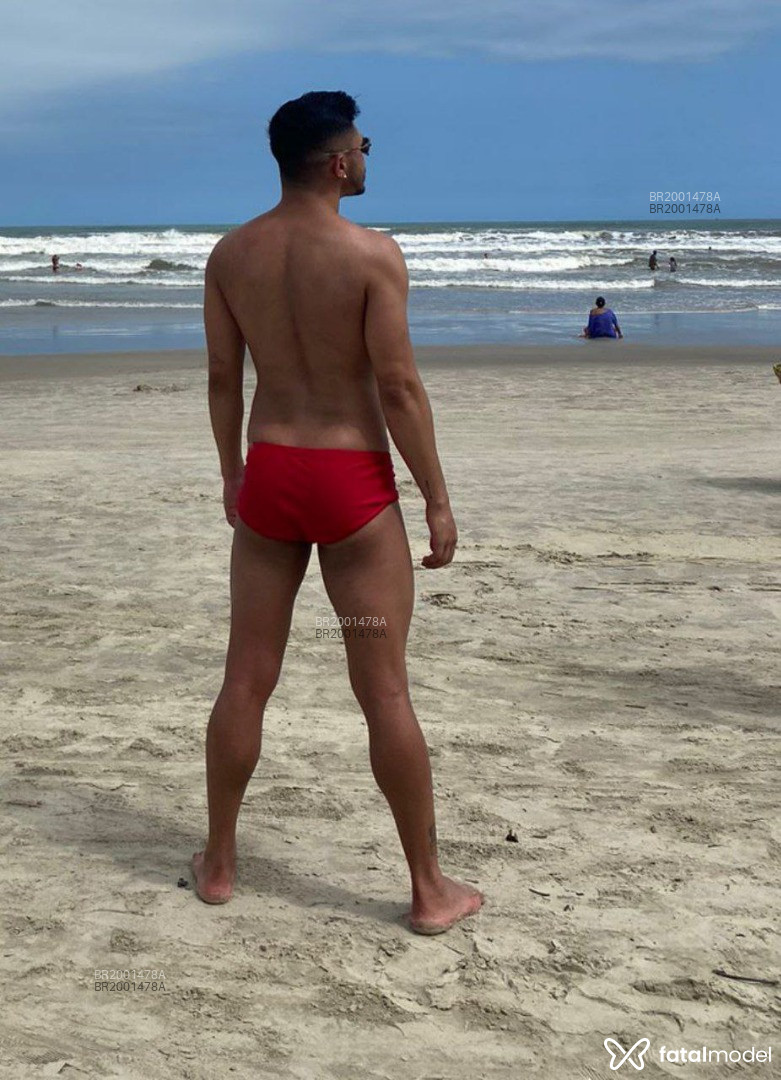Acompanhante homem com cabelo castanho de olhos castanhos - Raphael Roseira Acompanhante homem com cabelo castanho de olhos castanhos - Raphael Roseira