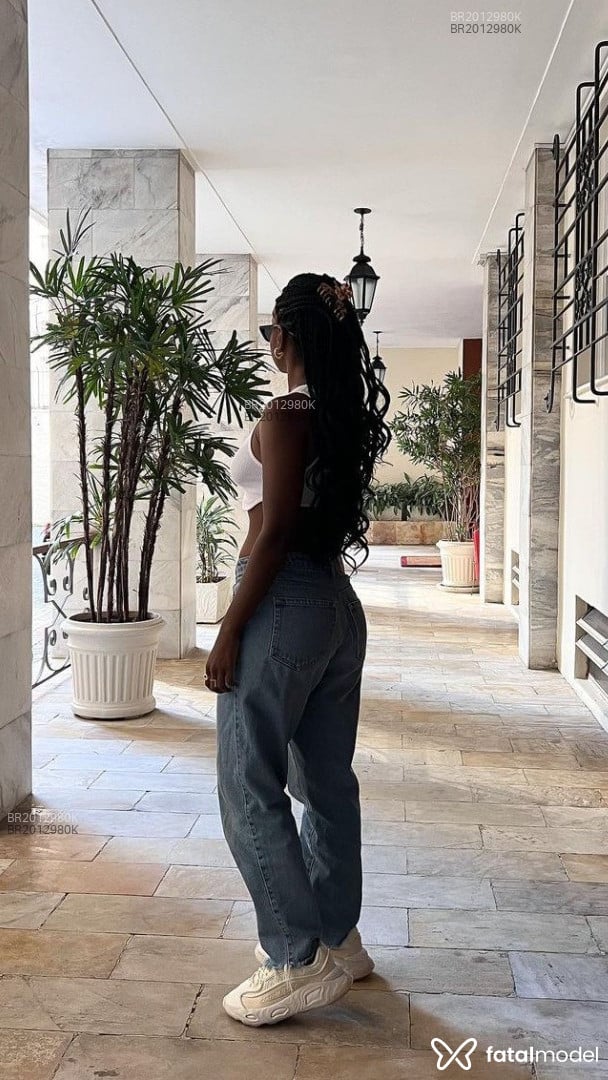 Acompanhante mulher com cabelo castanho de olhos castanhos - Pérola