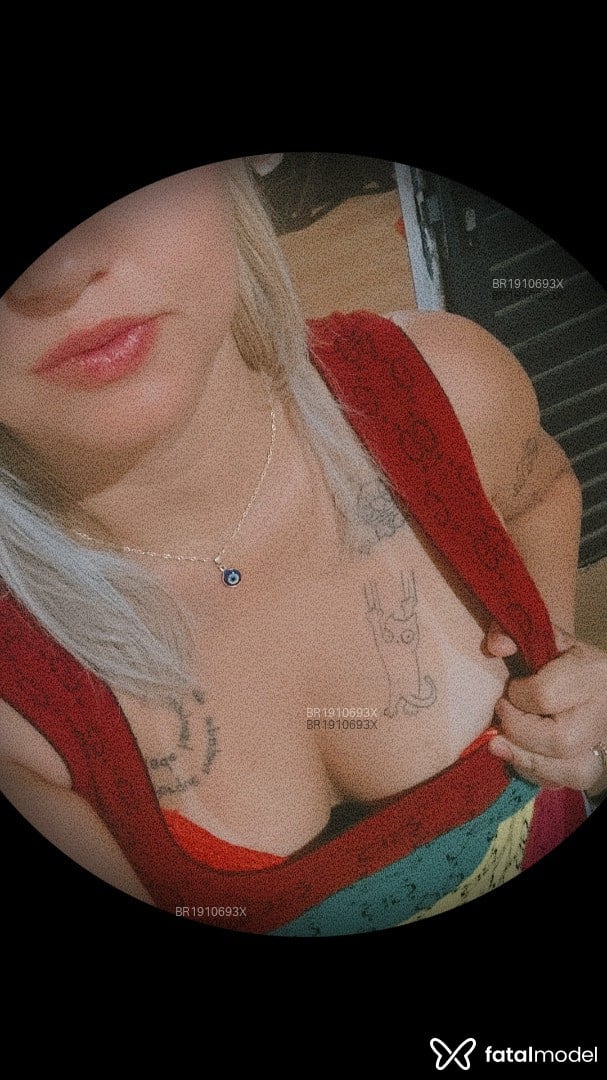 Acompanhante mulher loira (o) de olhos mel em Caldas Novas - Gi Ferracini