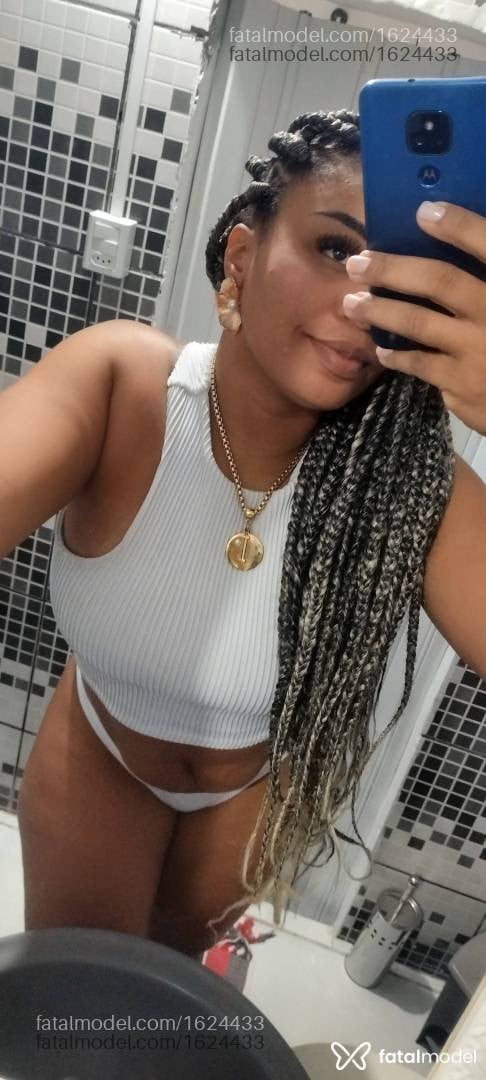 Acompanhante mulher morena (o) de olhos castanhos - Preta