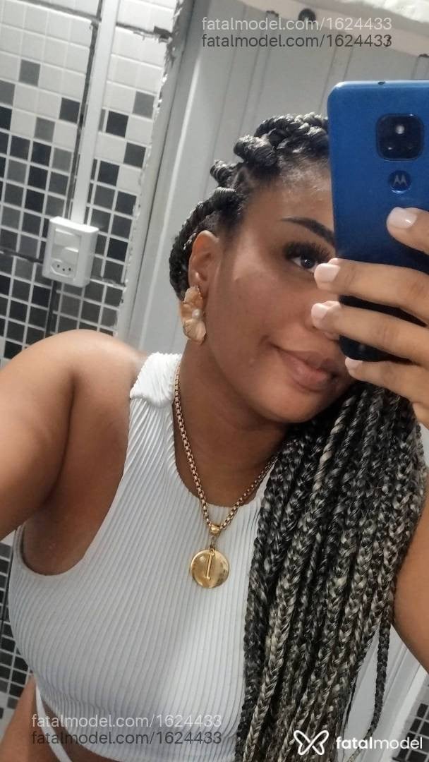 Acompanhante mulher morena (o) de olhos castanhos - Preta