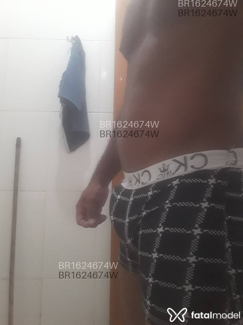 Acompanhante homem sem cabelo de olhos pretos em Uberaba Acompanhante homem sem cabelo de olhos pretos em Uberaba - Douglas