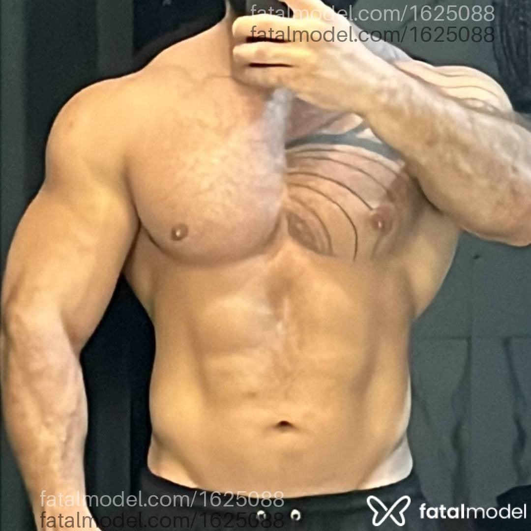 Acompanhante homem morena (o) de olhos mel - Rafael