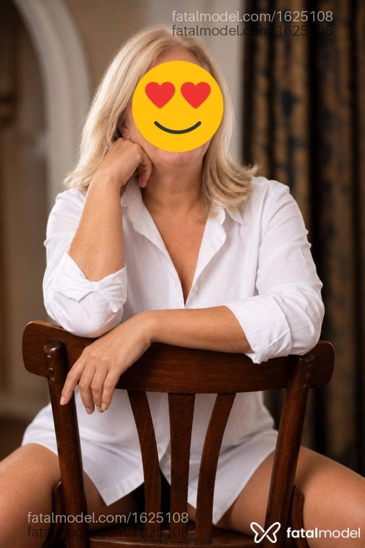 Acompanhante mulher loira (o) de olhos castanhos - Roberta Tardelli