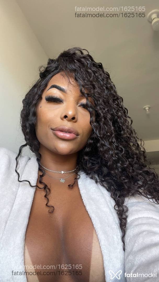 Acompanhante travesti morena (o) de olhos castanhos - Brunessa Andrade