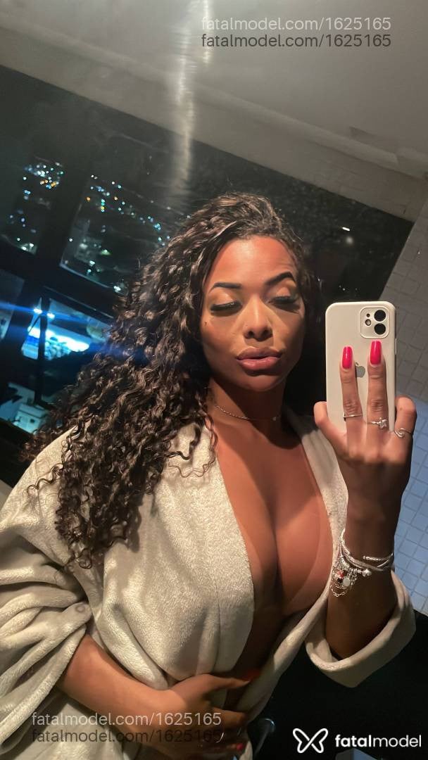 Acompanhante travesti morena (o) de olhos castanhos - Brunessa Andrade