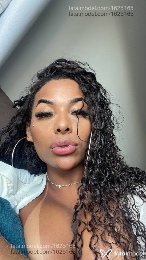 Acompanhante travesti morena (o) de olhos castanhos - Brunessa Andrade