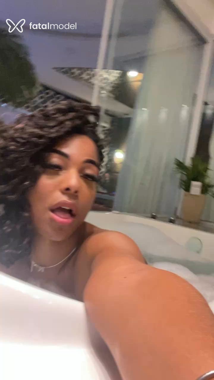 Acompanhante travesti morena (o) de olhos castanhos - Brunessa Andrade
