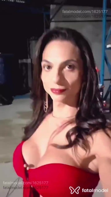Acompanhante mulher trans com cabelo castanho de olhos castanhos em Pontes e Lacerda - Patrícia Cardoso