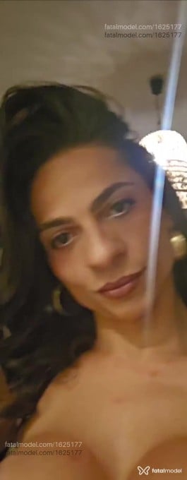 Acompanhante mulher trans com cabelo castanho de olhos castanhos em Pontes e Lacerda - Patrícia Cardoso