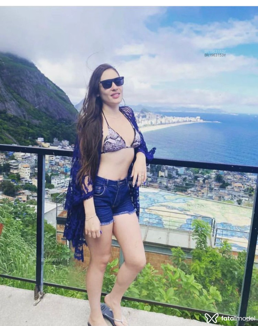 Acompanhante mulher com cabelo castanho de olhos verdes em São Paulo - Claudinha