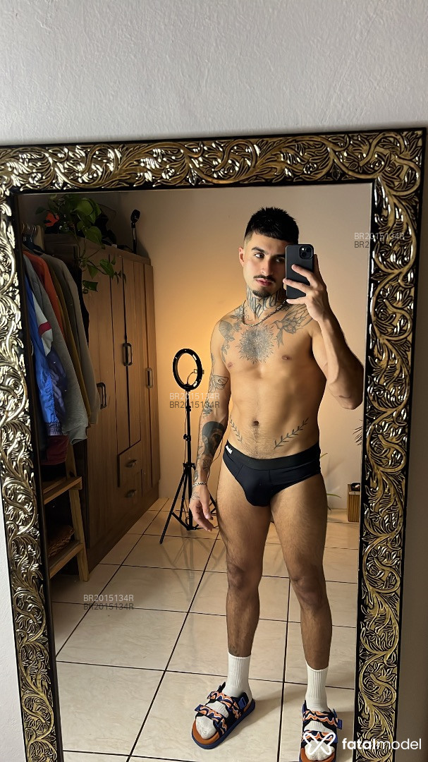 Acompanhante homem com cabelo castanho de olhos castanhos em Virtual - Bruno Dos Anjos