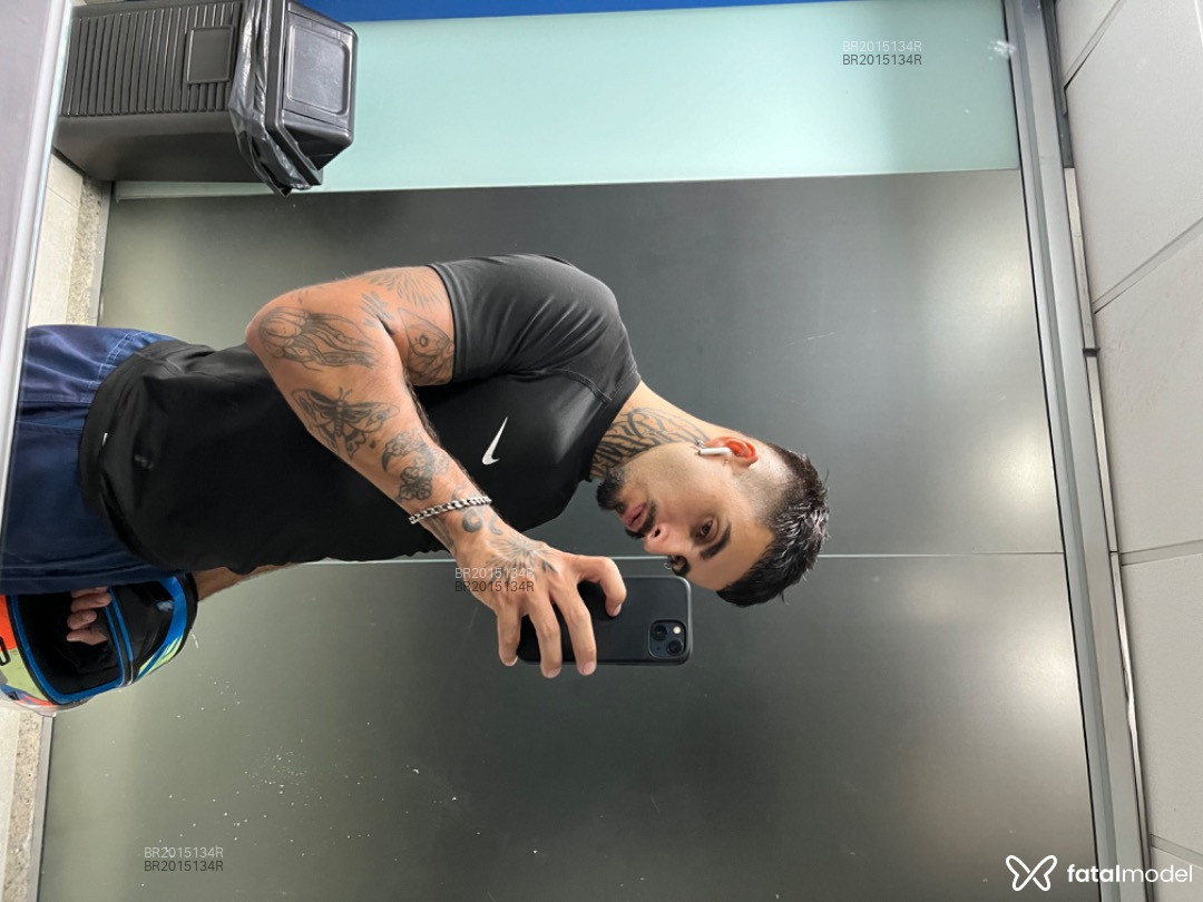 Acompanhante homem com cabelo castanho de olhos castanhos em Virtual - Bruno Dos Anjos