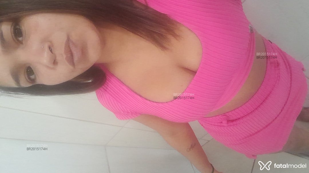 Acompanhante mulher com cabelo castanho de olhos pretos em Porto Alegre Acompanhante mulher com cabelo castanho de olhos pretos em Porto Alegre - Nikolly