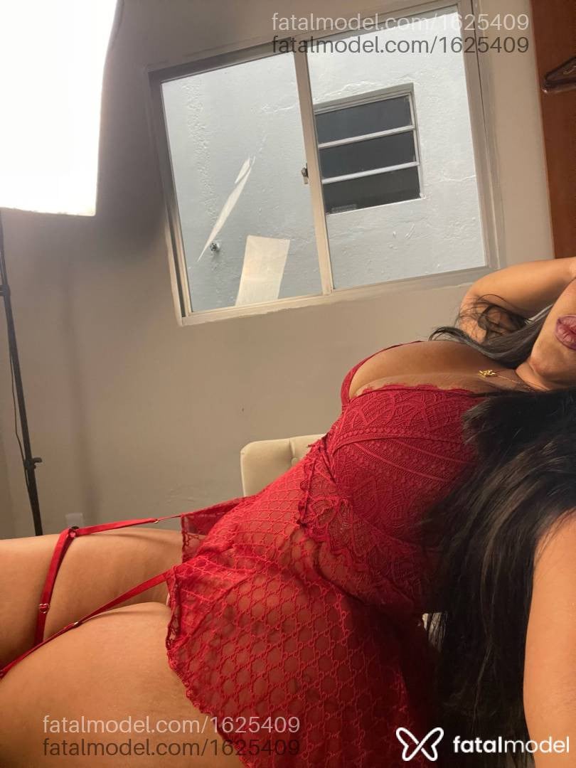 Acompanhante mulher morena (o) de olhos pretos - Paty