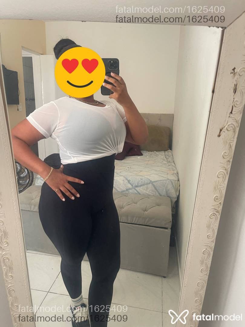 Acompanhante mulher morena (o) de olhos pretos - Paty