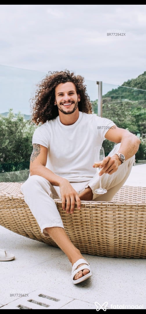 Acompanhante homem morena (o) de olhos verdes em Balneário Camboriú - Lucas Mssoterp