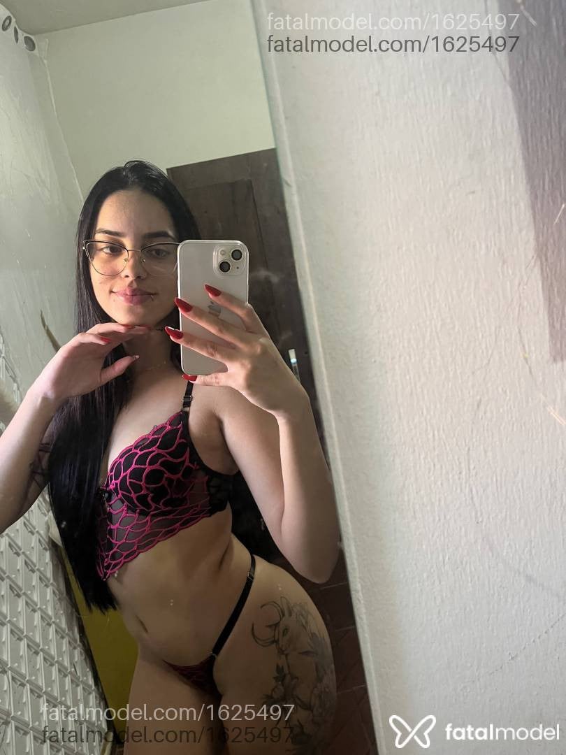 Acompanhante mulher morena (o) de olhos castanhos em João Monlevade - Karen