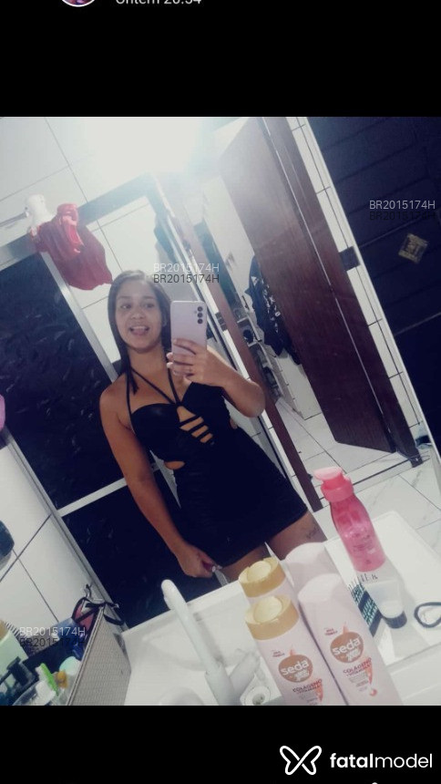 Acompanhante mulher com cabelo castanho de olhos pretos em Porto Alegre Acompanhante mulher com cabelo castanho de olhos pretos em Porto Alegre - Nikolly