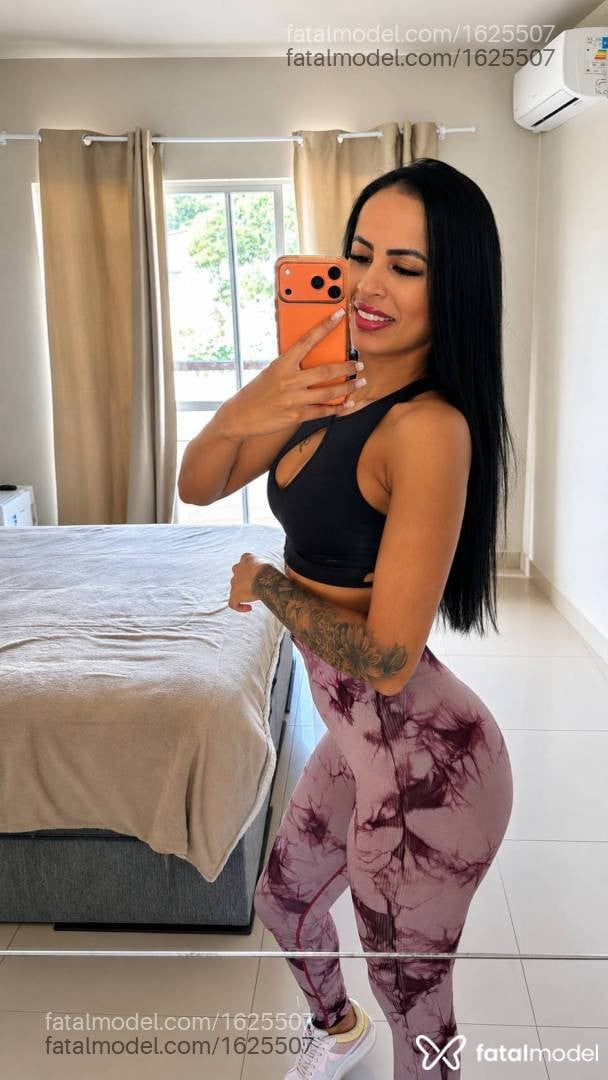 Acompanhante mulher morena (o) de olhos castanhos - Valentina Acompanhante mulher morena (o) de olhos castanhos - Valentina