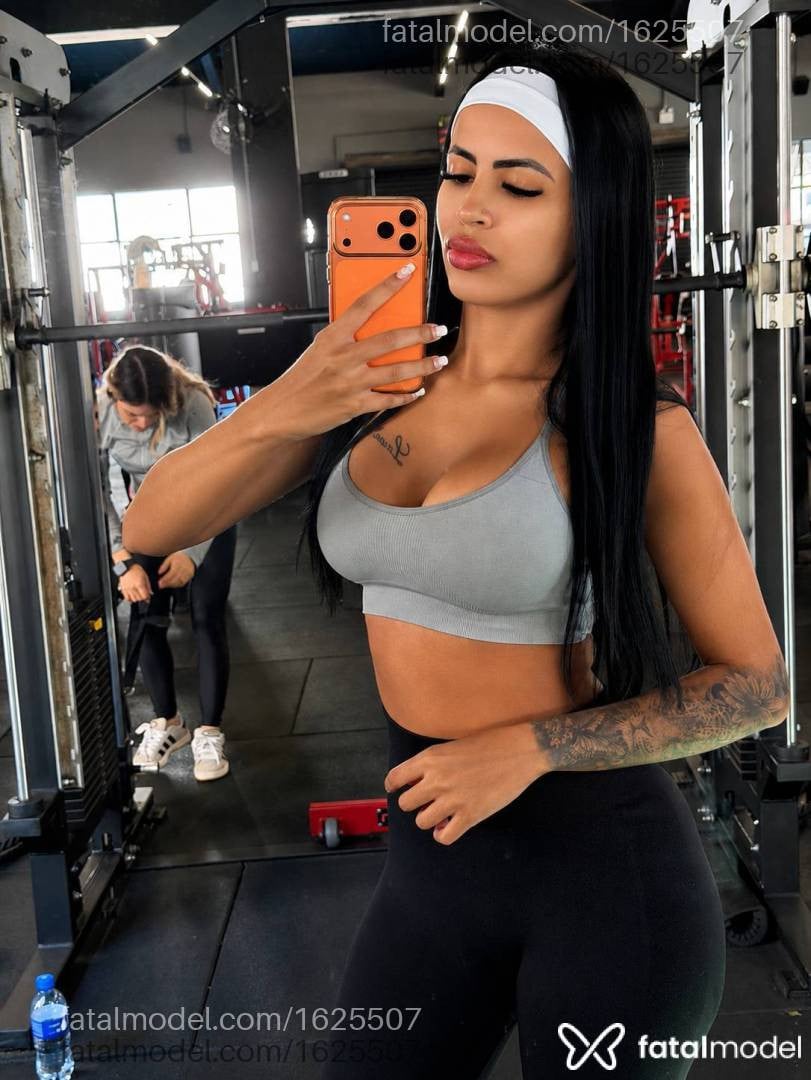 Acompanhante mulher morena (o) de olhos castanhos em Lages - Valentina