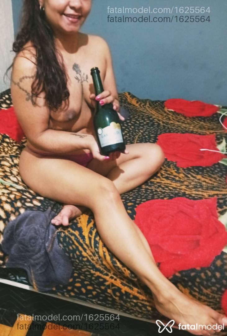 Acompanhante mulher morena (o) de olhos castanhos em Pelotas Acompanhante mulher morena (o) de olhos castanhos em Pelotas - Agatha Castro