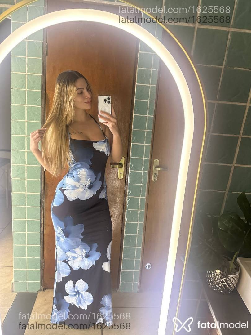 Acompanhante mulher loira (o) de olhos mel - Larissa Castro