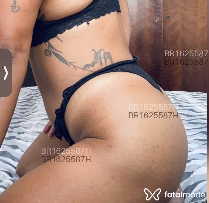Acompanhante mulher loira (o) de olhos castanhos em Itajubá Acompanhante mulher loira (o) de olhos castanhos em Itajubá - Sarah veyga