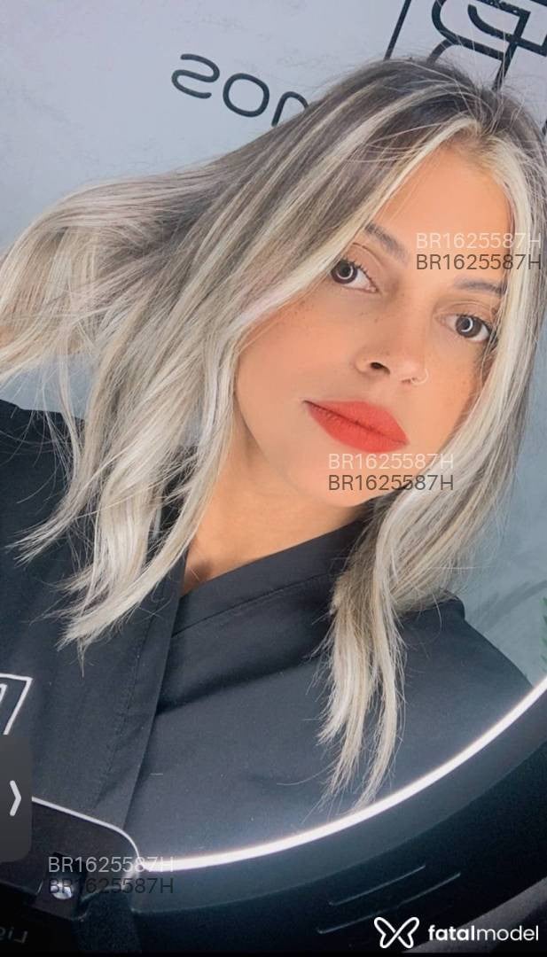 Acompanhante mulher loira (o) de olhos castanhos em Itajubá Acompanhante mulher loira (o) de olhos castanhos em Itajubá - Sarah veyga