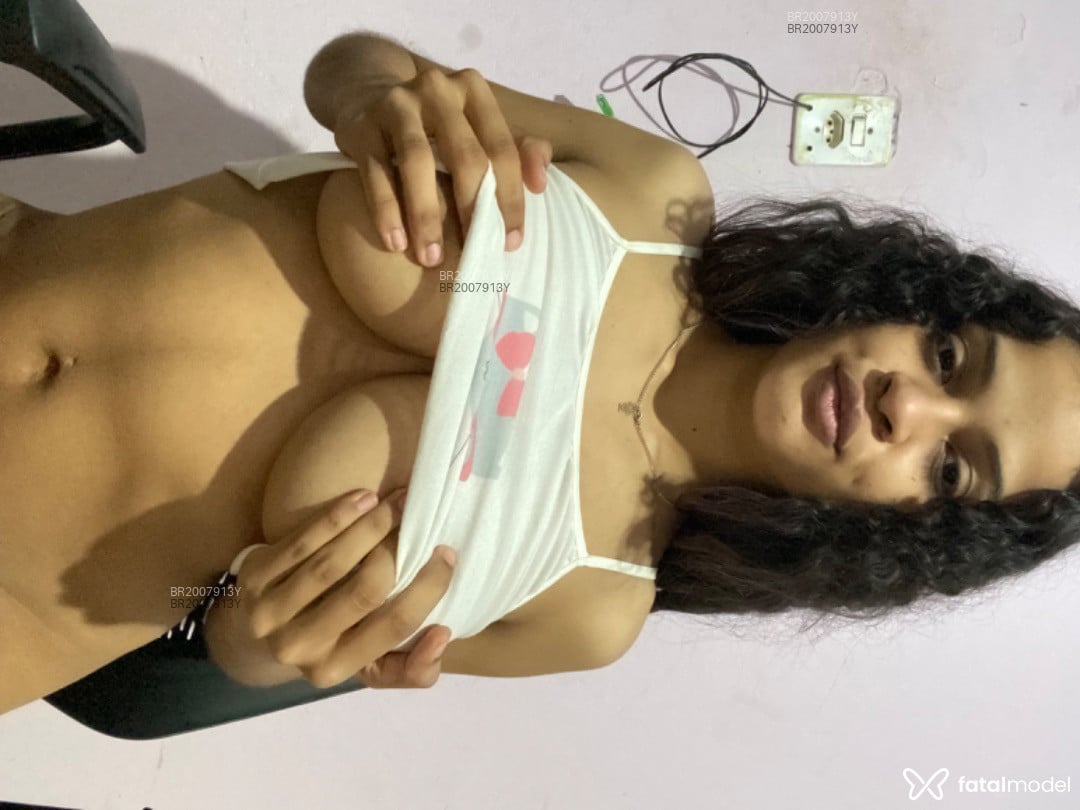 Acompanhante mulher morena (o) de olhos castanhos em Virtual - Angel