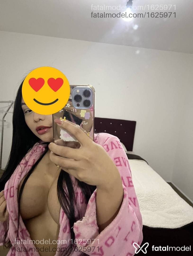 Acompanhante mulher com cabelo castanho de olhos castanhos em Curitiba - Mariana Almeida