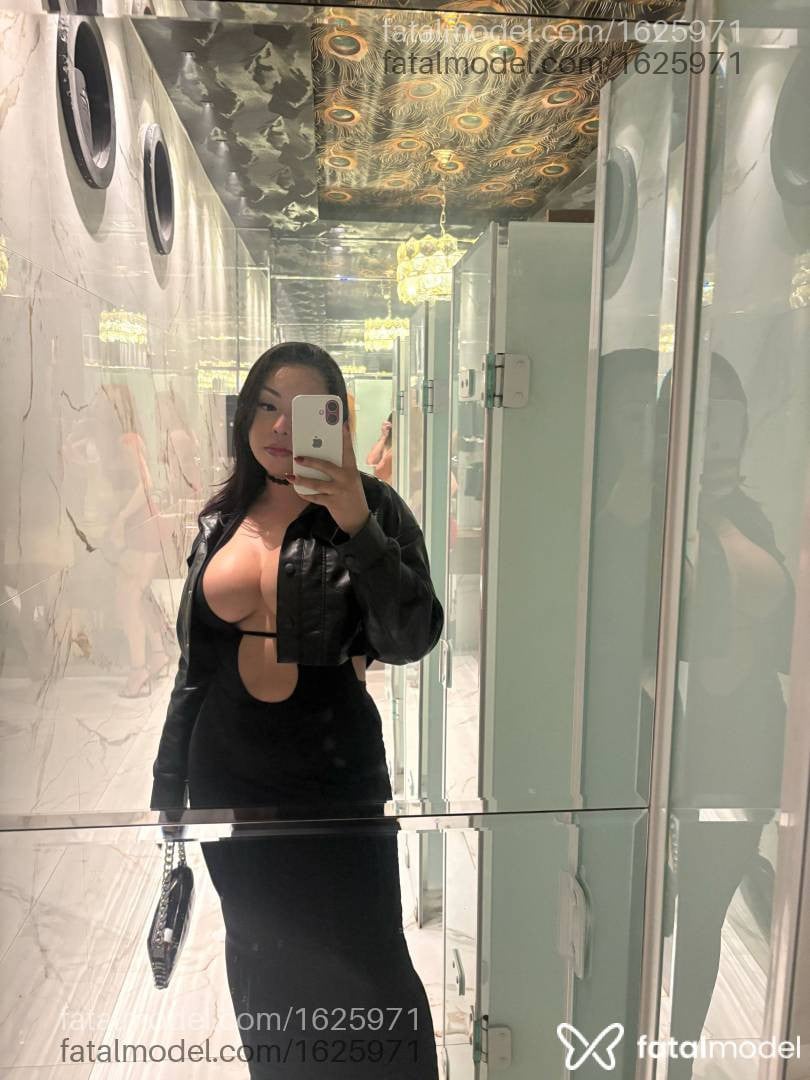 Acompanhante mulher com cabelo castanho de olhos castanhos - Mariana Almeida