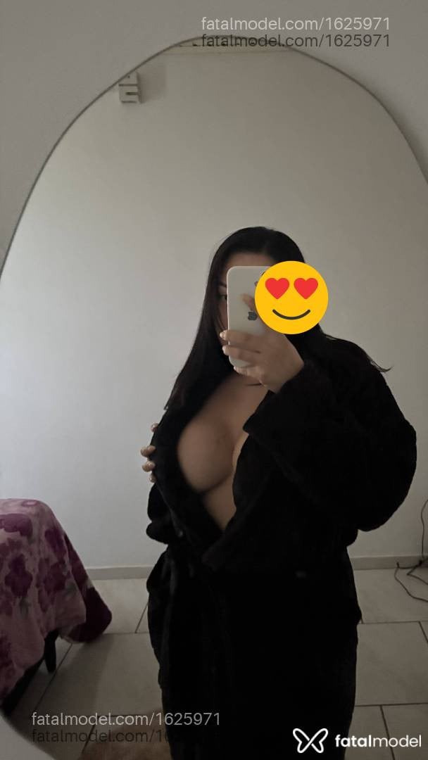 Acompanhante mulher com cabelo castanho de olhos castanhos - Mariana Almeida