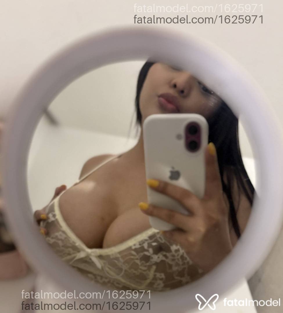 Acompanhante mulher com cabelo castanho de olhos castanhos - Mariana Almeida