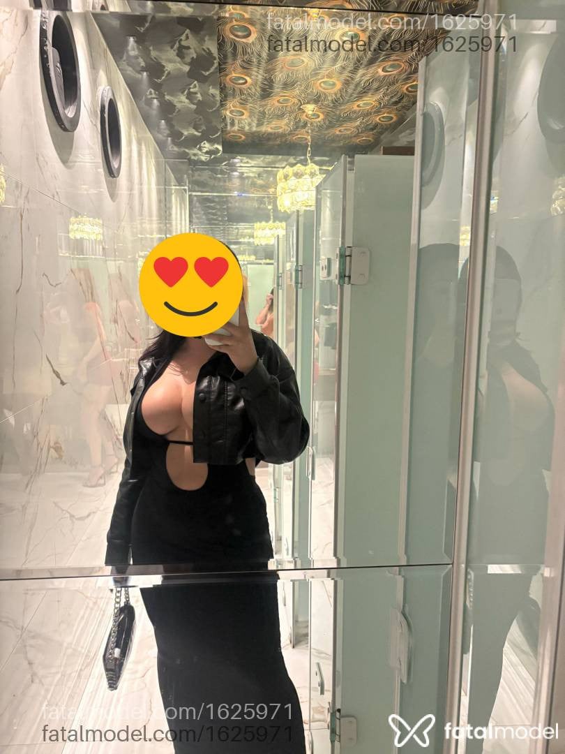 Acompanhante mulher com cabelo castanho de olhos castanhos em Curitiba - Mariana Almeida