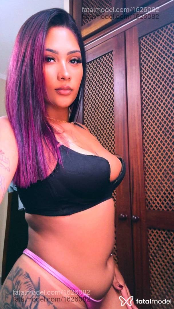 Acompanhante mulher loira (o) de olhos castanhos - Lorenna Silva