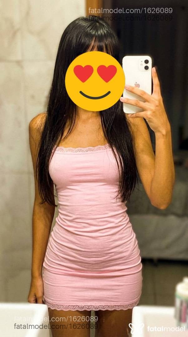 Acompanhante mulher com cabelo castanho de olhos castanhos - Júlia Bastos
