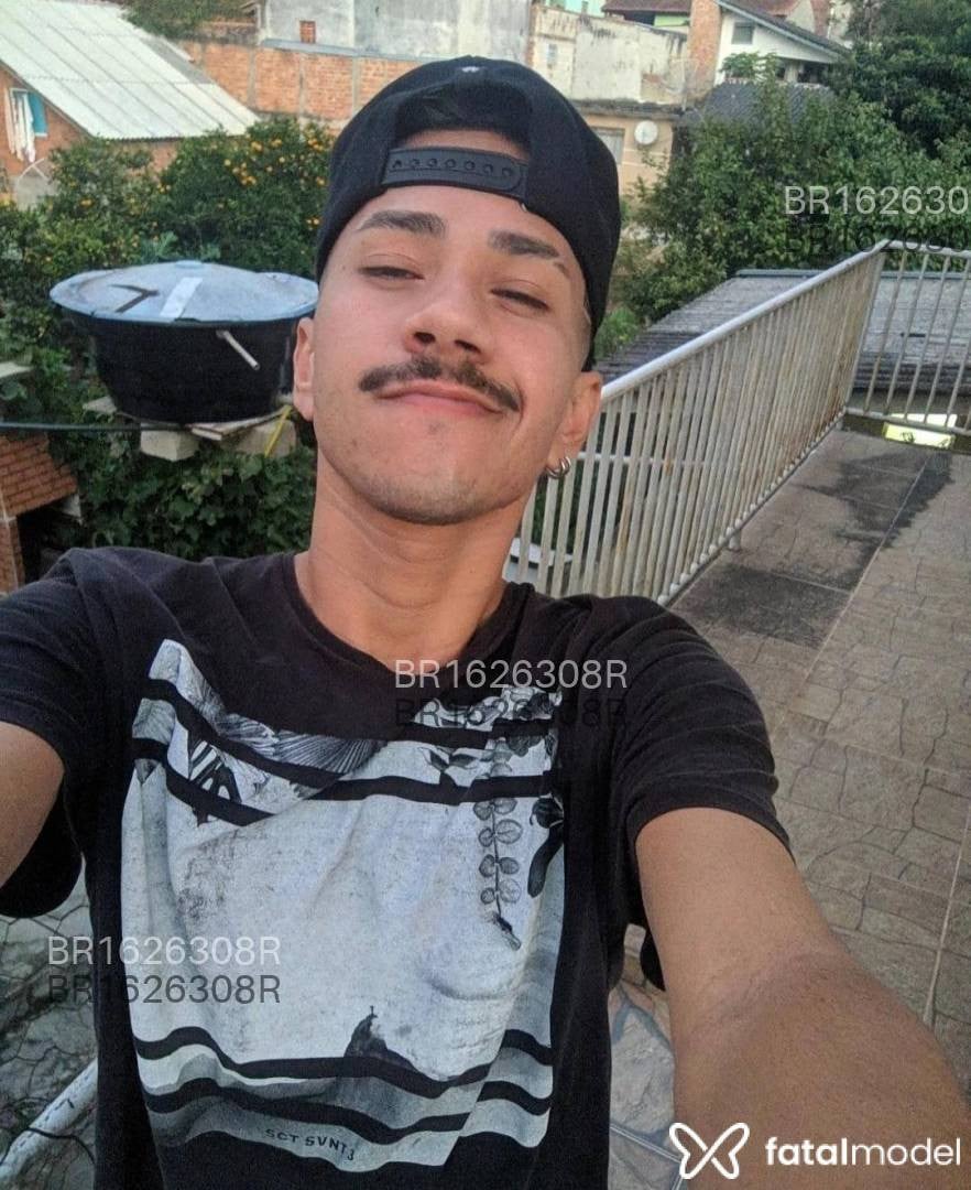 Acompanhante homem com cabelo castanho de olhos castanhos - Vinícius Gabriel Acompanhante homem com cabelo castanho de olhos castanhos - Vinícius Gabriel