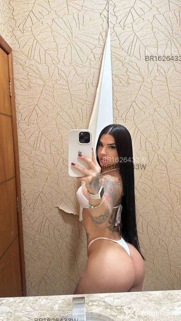 Acompanhante mulher com cabelo castanho de olhos pretos em São Paulo - Jade Bitencount