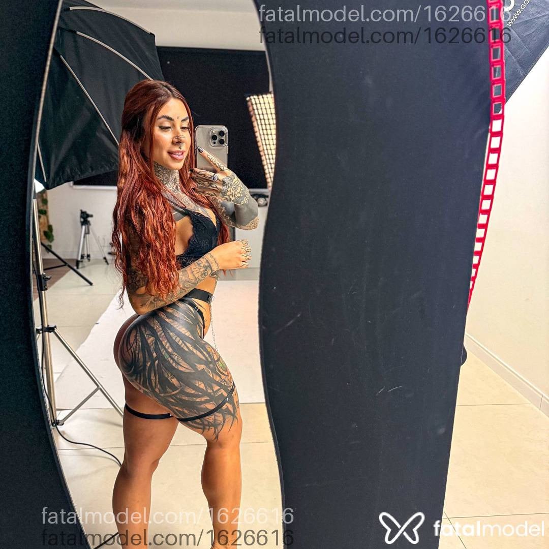 Acompanhante mulher ruiva (o) de olhos castanhos - Ariel Alves