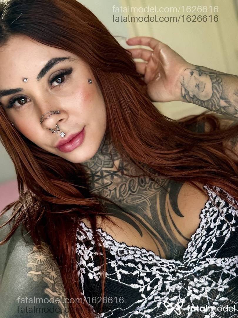 Acompanhante mulher ruiva (o) de olhos castanhos - Ariel Alves
