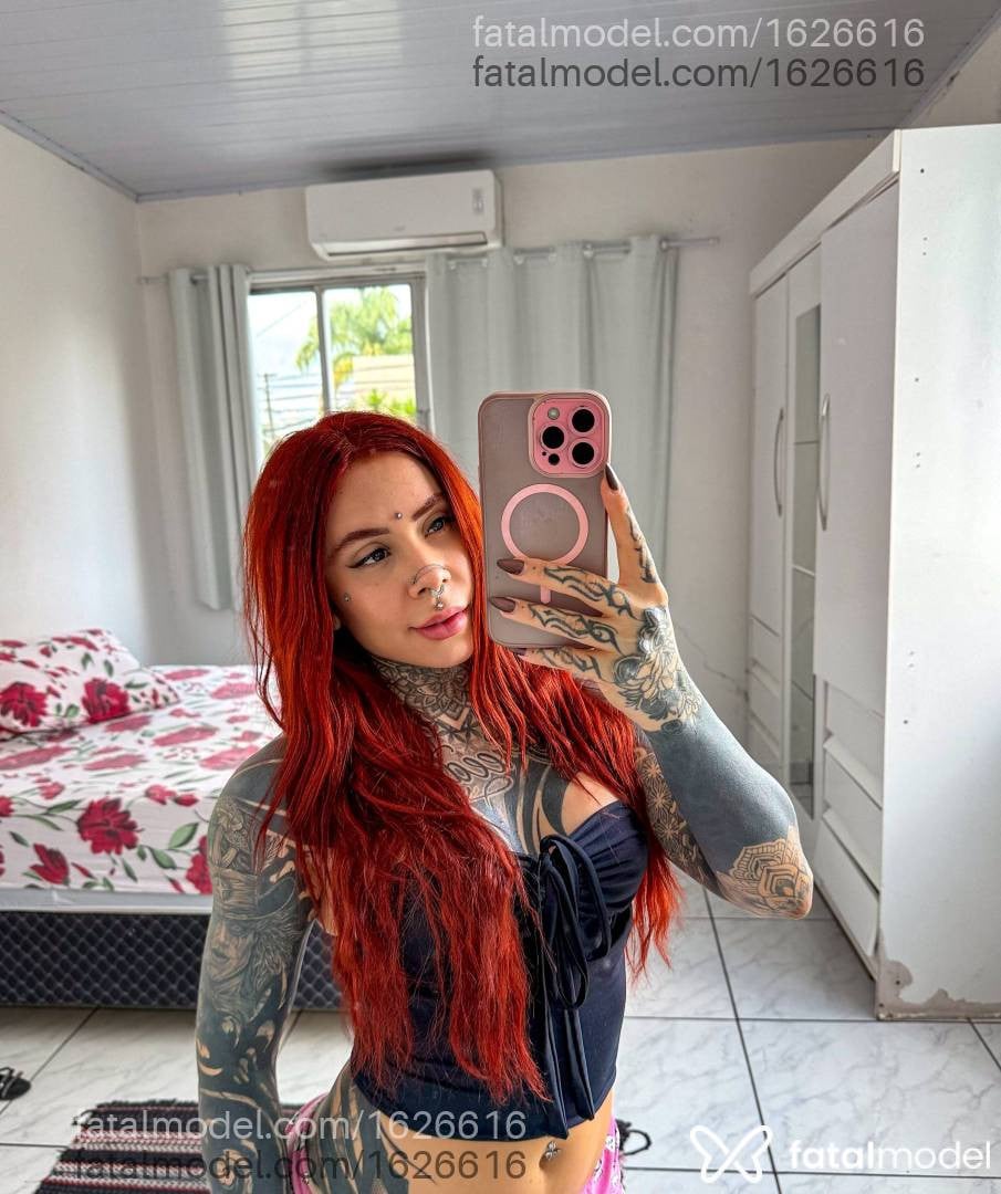 Acompanhante mulher ruiva (o) de olhos castanhos - Ariel Alves