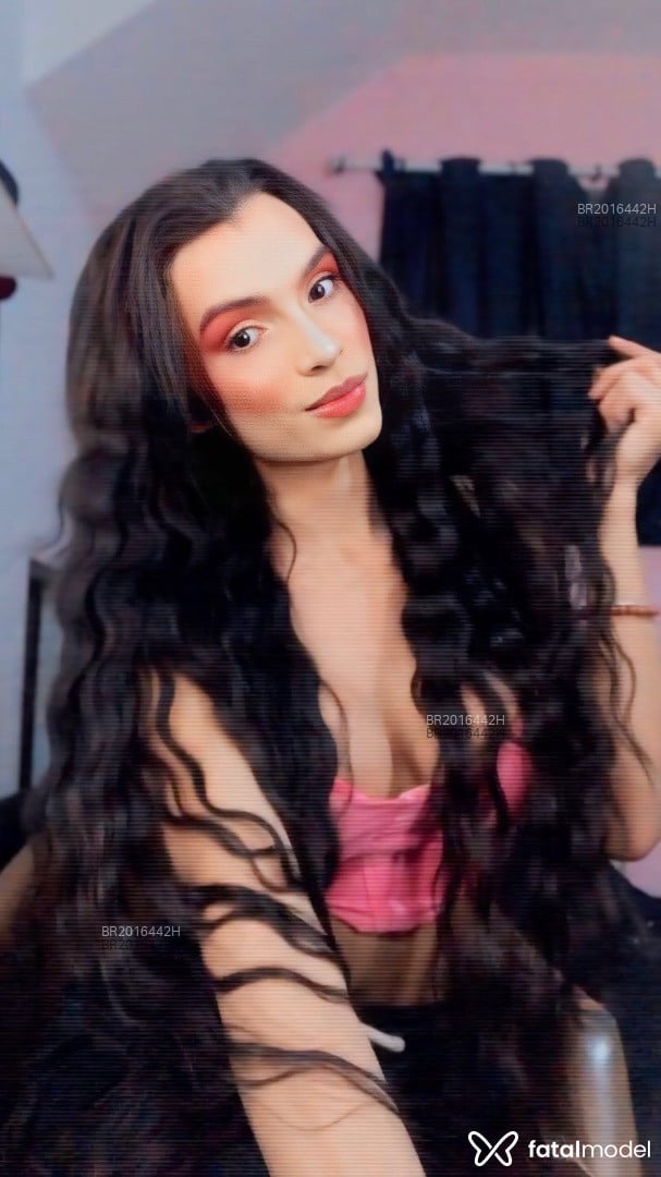 Acompanhante mulher trans morena (o) de olhos castanhos em São Paulo - Giúlia Schmutz
