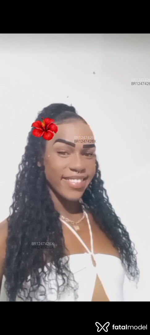 Acompanhante não-binário morena (o) de olhos pretos - Aniinha Nifetiinha Acompanhante não-binário morena (o) de olhos pretos - Aniinha Nifetiinha
